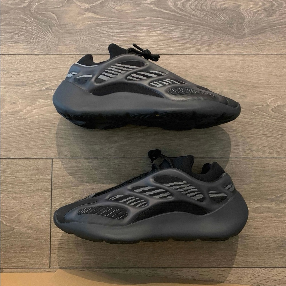 Yeezy v3 alvah size 10.5